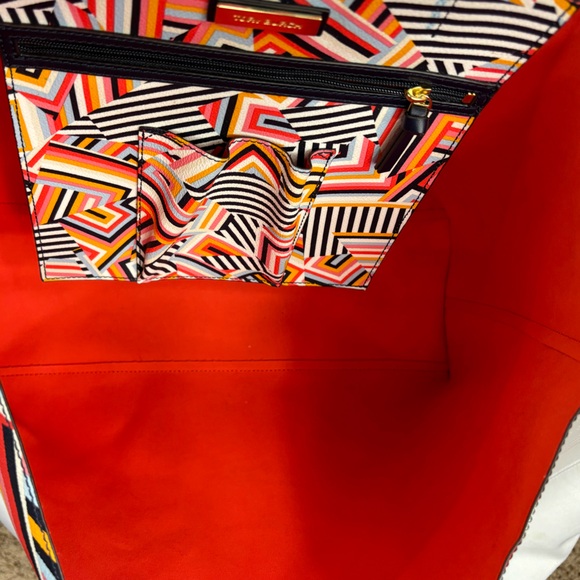 Tory Burch EUC Large Tote - Picture 5 of 17